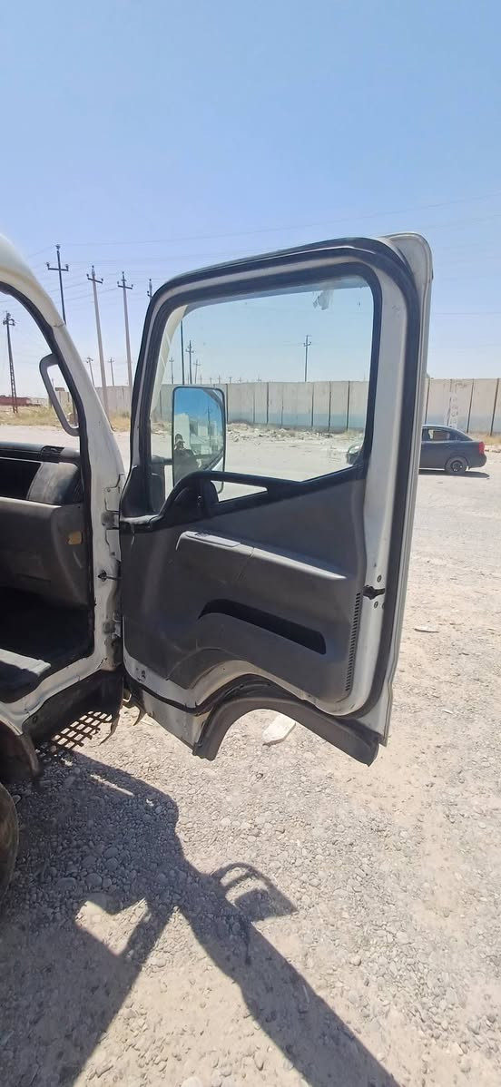 كنتر موديل ٢٠٢٠ بيها حادث كلها كفاله عدا القماره بيها ضربات خفيفة مكينه كير اكسل شاصي كفاله محوره ١٧.٥ المكان سامراء رقم الهاتف ***********
