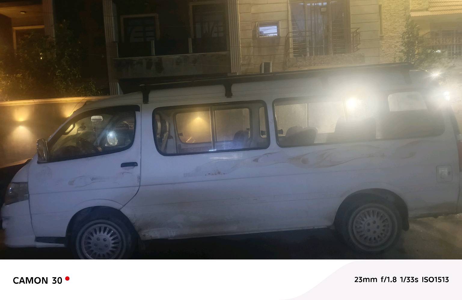 سيارة فتون ابيض اللون موديل 2012 رقم انكليزي نجف باسمي مصفرة هيأة وغرامات مكاني بغداد 