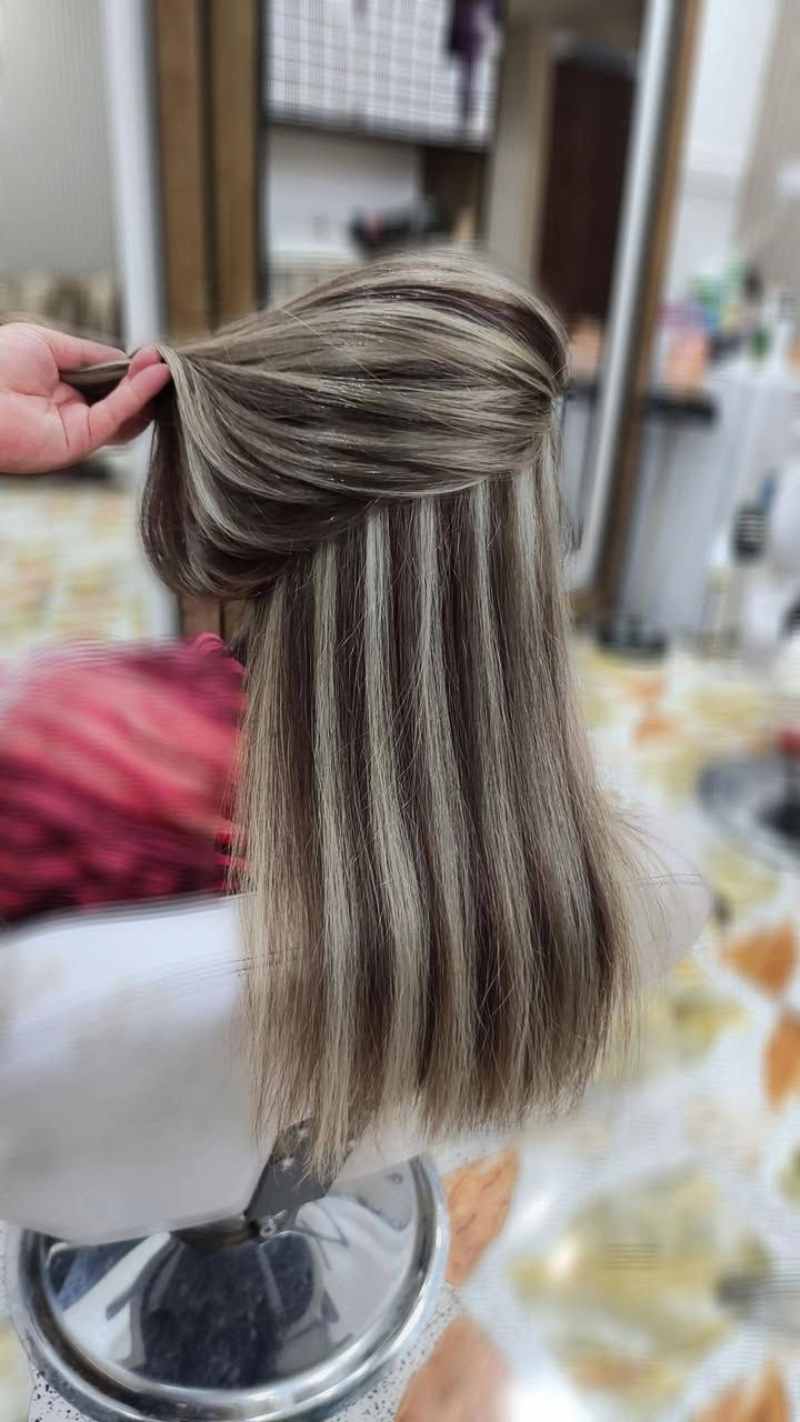 ميش حسب الطلب❤🔥🔥
صالون ڪوافيرة جنى 🤍
العنوان.. 
بابل _المسيب_حي المعلمين الاولى _فرع مطعم المعموري *
للحجز خاص او الاتصال على الرقم واتساب ***********
