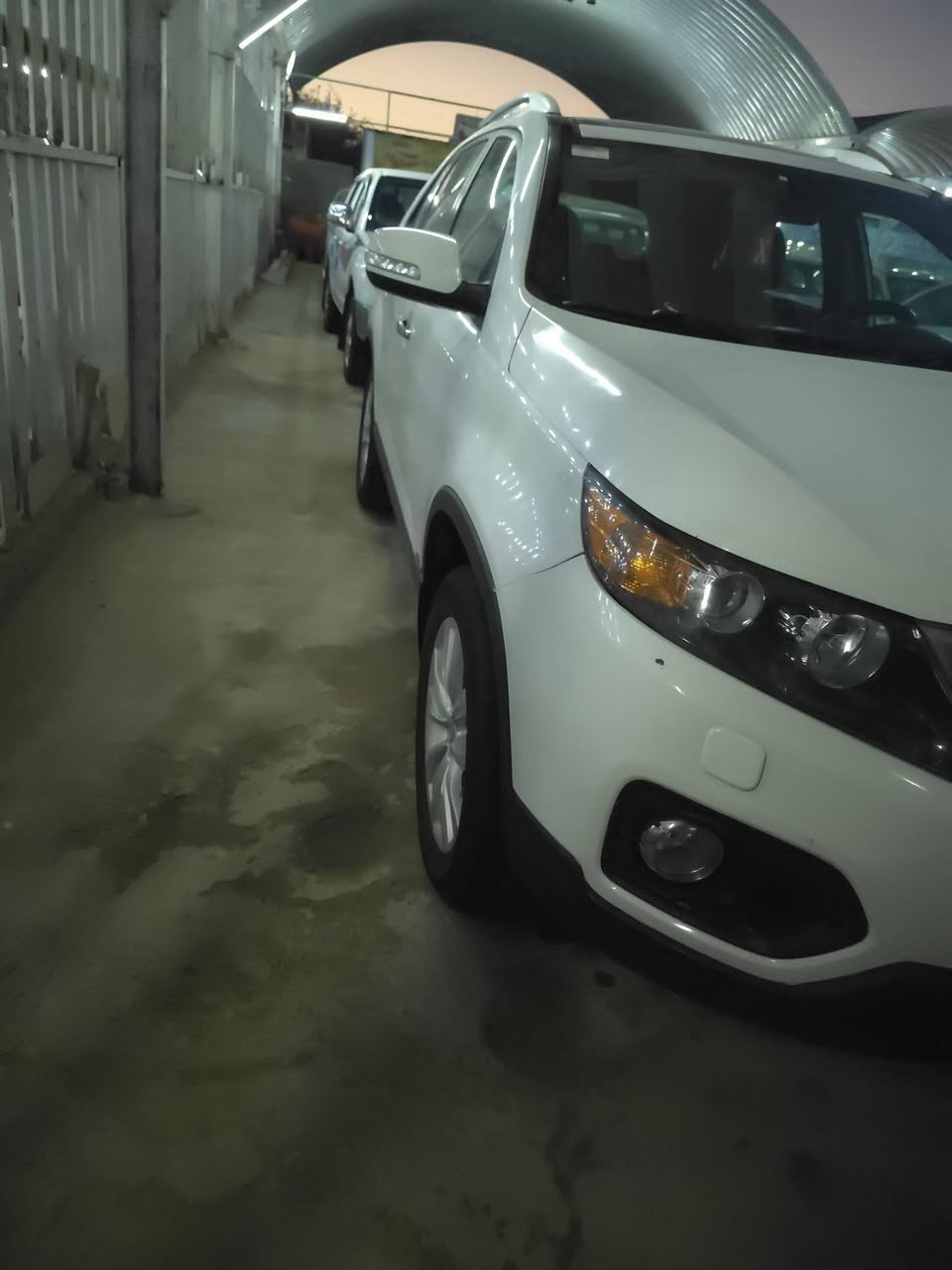 كيا سورينتو 2012 خليجي
سياره فوول مواصفات 1/1 فووول 
رقم بغداد  شرط تحويل مباشر
محرك 6 سلندر  مكفوله 
🔰 مواصفات 1/1 فوول للاخير
( بصمة ابواب + بصمة تشغيل + سقف بنوراما طكتين + كشنات 7 راكب + كامره خلفيه + تحكمات 3 جهات + مري شفط + دشبول فورميكا صاج + تحديد سرعه + كير اوتو وعادي 6 نمر + 5 ويلكب + يدات نيكل )
سياره جديده و جاهزه عنوان النجف الاشرف  السعر (١٥٦)
 ورقه وبيها مجال شراي اتصل و تدلل 
***********
