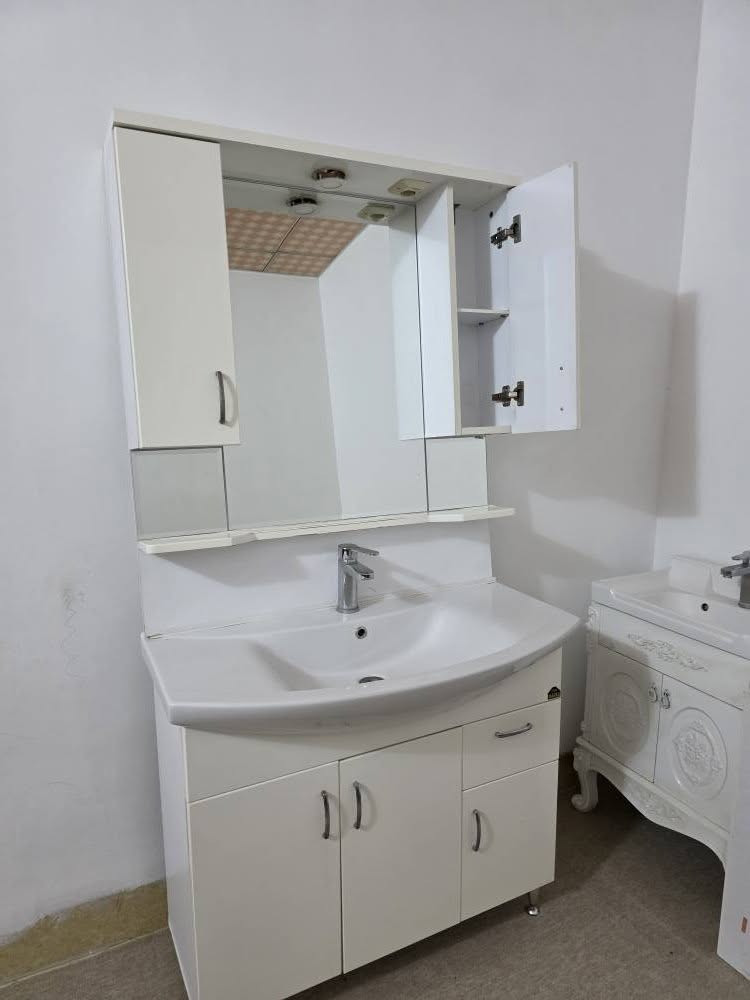 مەخسەل دۆڵاب زۆر پاکو خاوێنە
مارکەی هۆم مارکەیە اصلیە بەشەرت
***********---*********** أربيل, العراق
