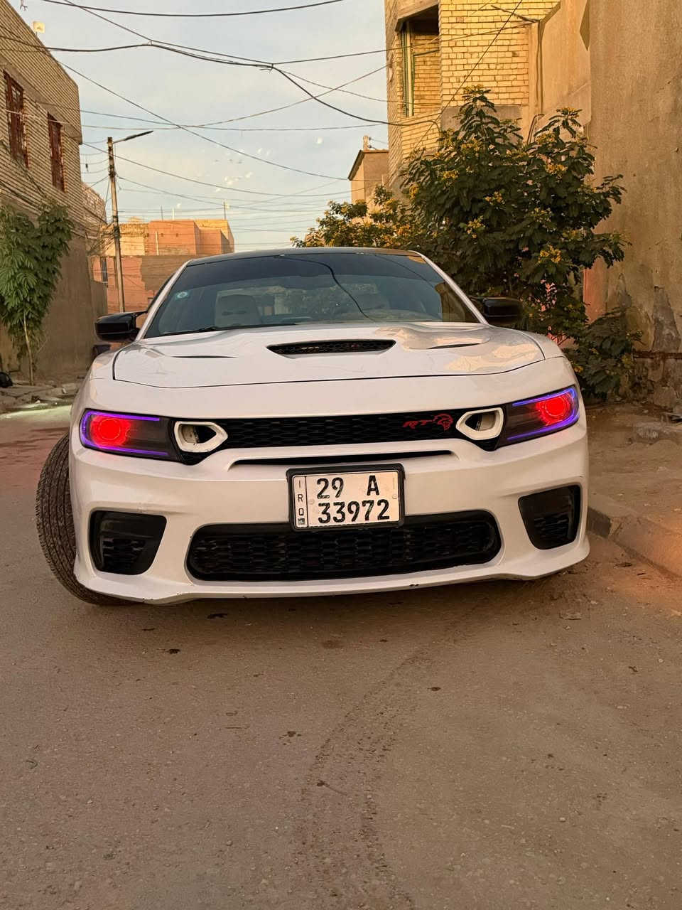 السلام عليكم
جارجر للبيع
موديل 2015 محدث خارج وداخل 23
سته سلندر 3600 
حادثها جاملغ وبنيدد 
وبيها شخوط صابغها حزام ابيع صبغ حزام
كشنات هيلكات
دبات وسطيه سستم اكزوزت ريمونت
مواصفات ال sxt  شادلها شاشه جبيره
شوته رياضي 
بيع أو مراوس حسب القناعه
السعر 165 وبيها مجال
مكانها كربلاء 
للتواصل// ***********
