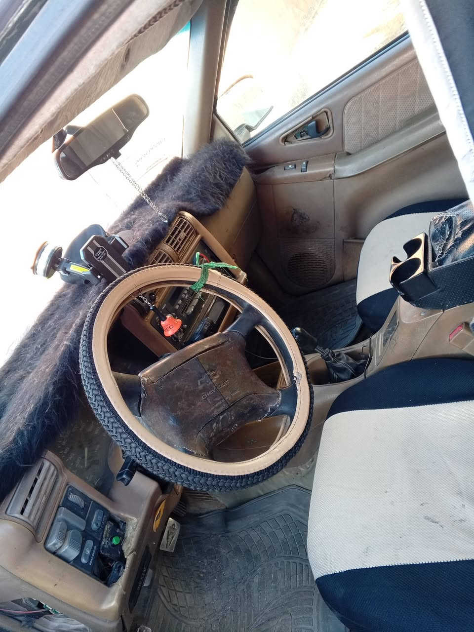 السلام عليكم
جمسي بلايز موديل 95 محرك وكير شرط محرك تويتا 4 بستم رقم نينوئ الماني شرط الوكاله والتحويل السعر 25 
المكان موصل 
***********
***********
