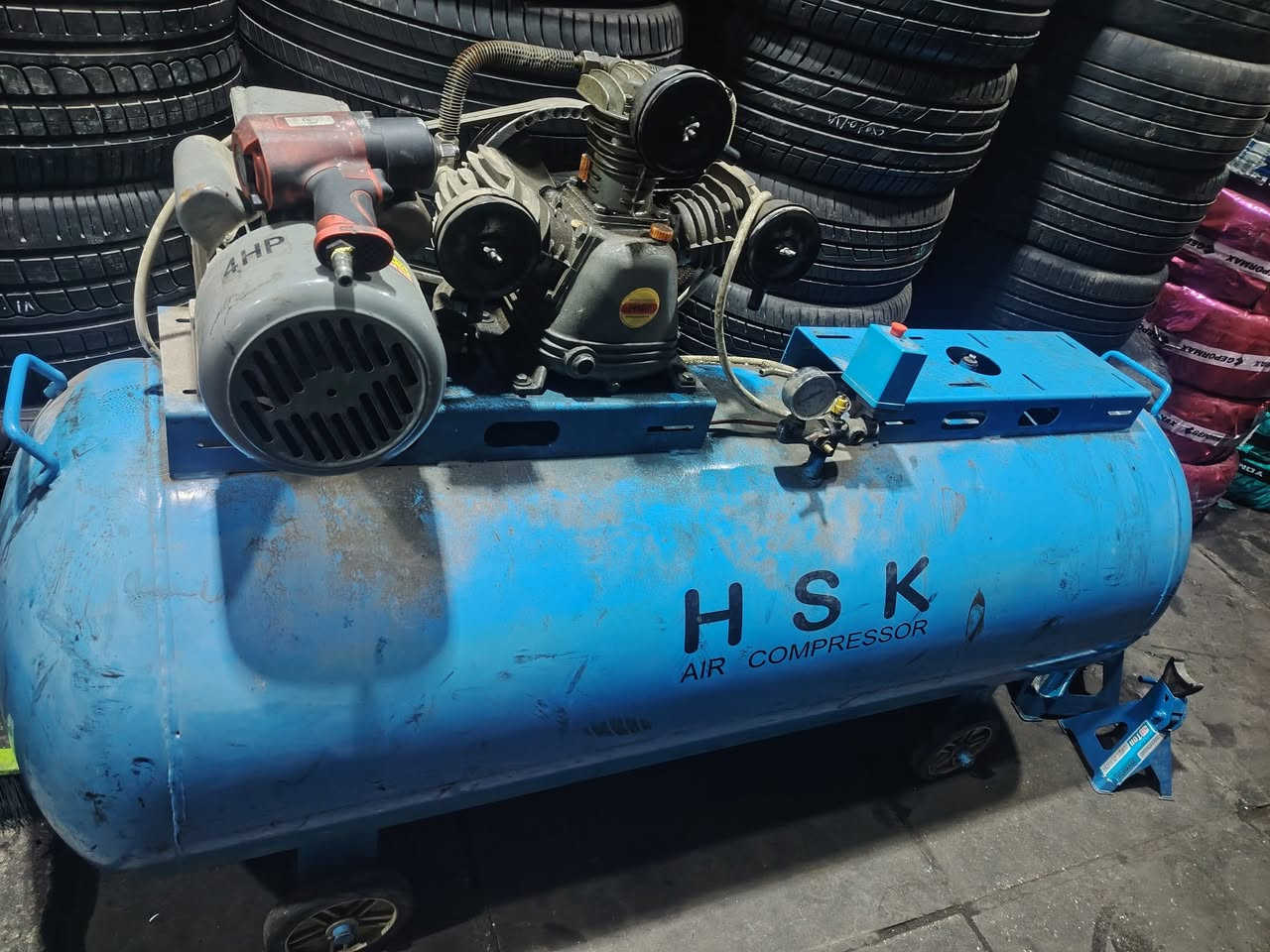 السلام عليكم كمبريسر حجم ٥٠٠
اخو الجديد وعل فحص استعمال قليل
َمكان بغداد للاستفسار
***********
