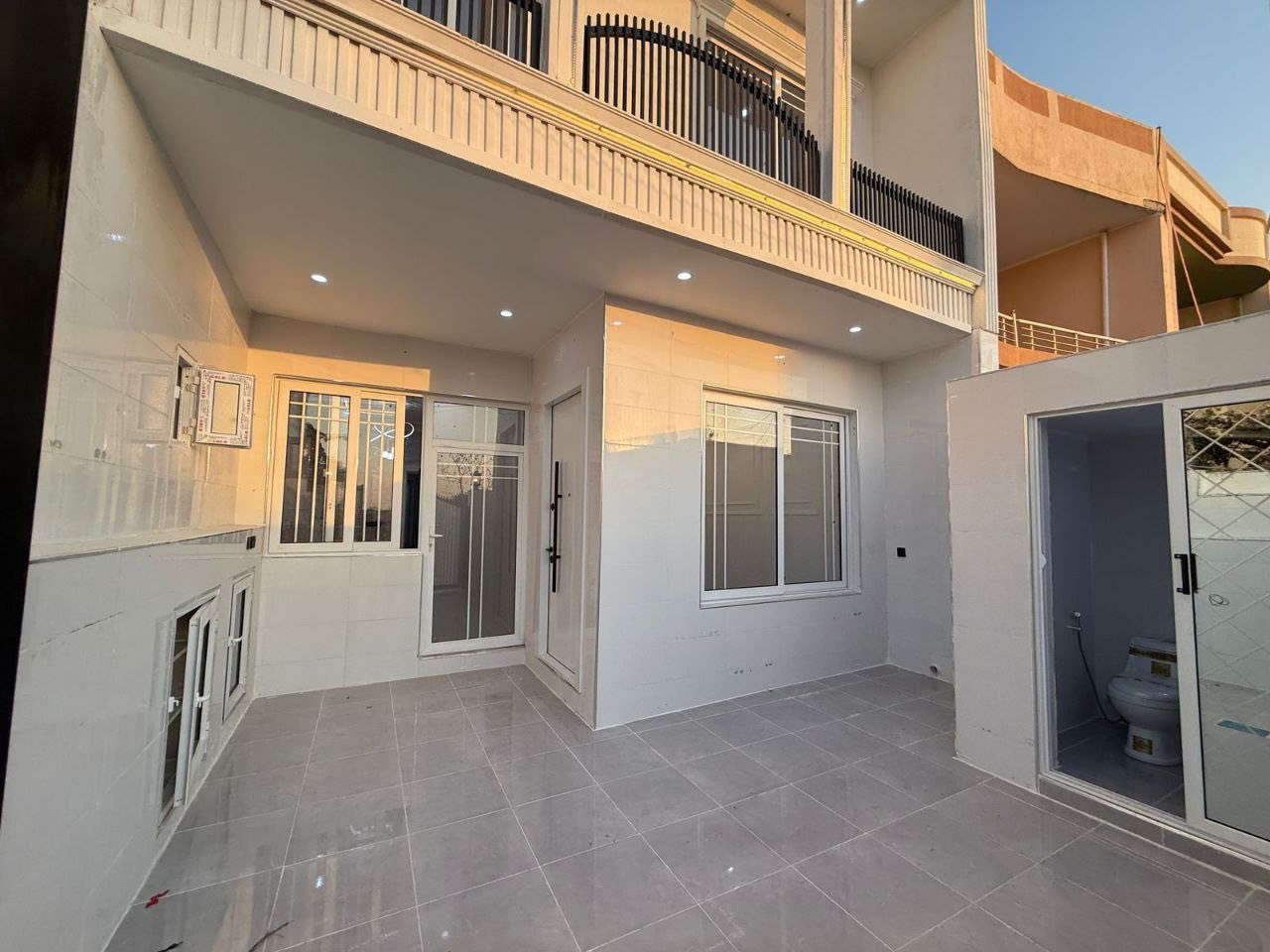 #عقارات_حبيب_علي
🔸سند طابو يتسجل بإسم اي عراقي
📍أربيل-بيت للبيع 5حساروك مقابل الحديقه ع شارع كورنيش مباشرة
➖مساحة 125M طابقين 
يتكون⤵️
➖4غرف نوم 
➖استقبال-صاله-مطبخ-مجموعه صحيات-كراج
***********
***********
لمشاهدة الفيديو والسعر والباقي من العروضات ادخل للقناة رابط القناة👇
https://t.me/habeb2ali

#عقارات_اربيل #شقق_للبيع_اربيل #بيو_لبيع_اربيل  #فلل_للبيع_اربيل #مجمعات_سكنية_اربيل
 #عقارات_كردستان  
#استثمار_عقاري_اربيل #عقارات_بغداد_سليمانية_اربيل  #عقارات_شمال_العراق  

9 دفتر 70 ورقه
