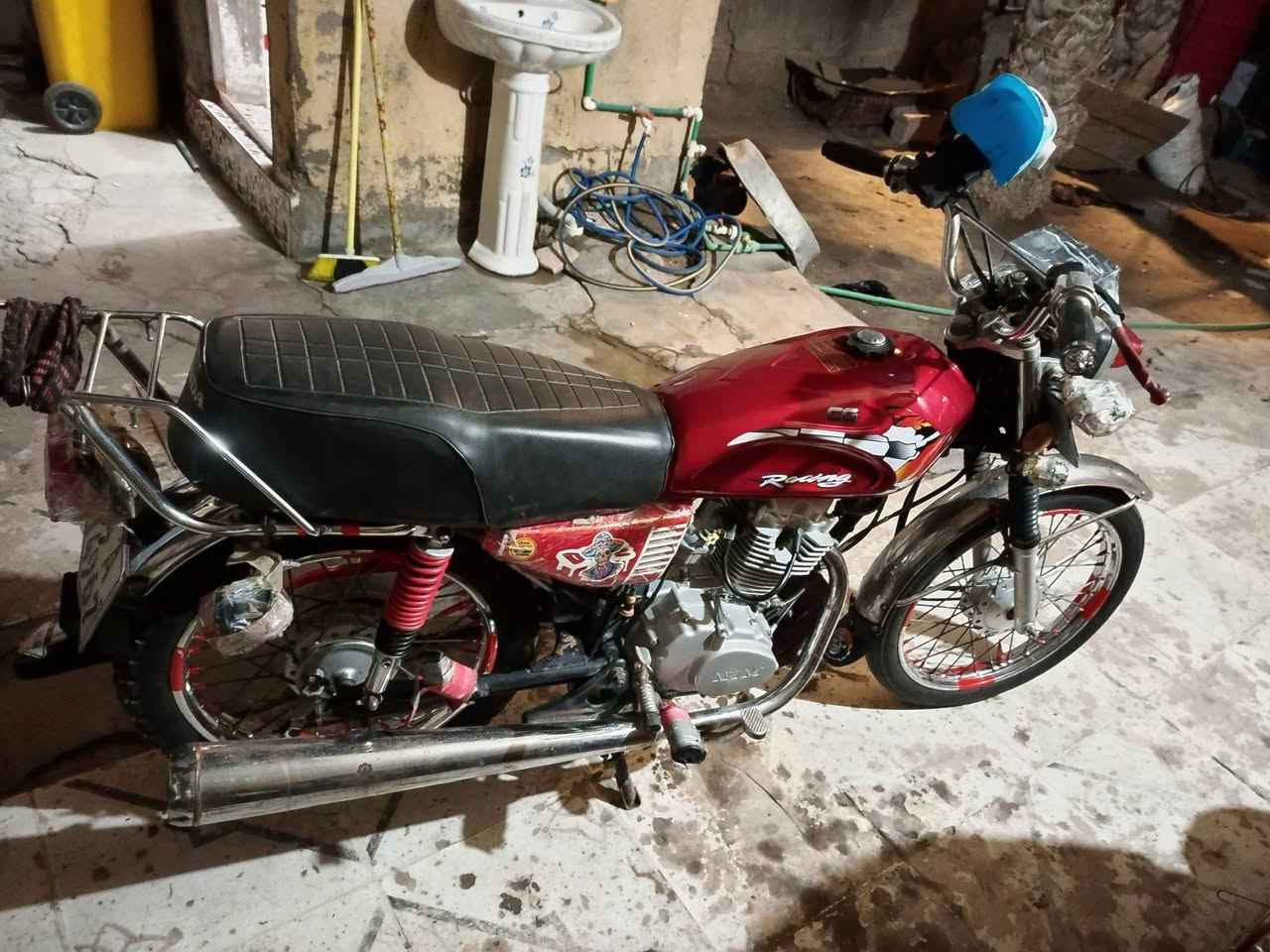 سلام عليكم دراجه نامه للبيع رقم وسنويه الإنكليزي الجديد الدراجه كفاله عامه ع لبلاد ماكو شي تعمير مكاني بصره القبله ***********واتساب السعر خاص
