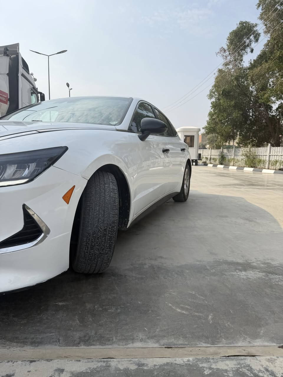 السلام عليكم

هونداي سوناتا 2021 

حادثها باب خلفي اصلي نفس الون وشويه صبغ بل هلاهل الخلفي 
بجم كبس بدون ايرباك السياره

مواصفات نص

شاشه 
رادار امامي 
رادار خلفي 
كير دكم
طفاء ذاتي
مانع صتدام
هند أبريك بصمه

كأمره 

تحكم ستيرن 

محرك 2500 تنفس طبيعي 

سياره جاهزه بدون نقص 

مكانها بغداد تقاطع درويش 

رقم سليمانيه بسم عربي وكاله تحويل حاضر
السعر 158
وبيها مجال 
الاتصال ***********
