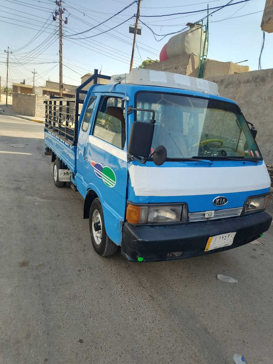 سلام عليكم سيارة حمل موديل 1995شعار تحويل ثاني يوم مكينه كير كسل تخم تاير عوزه دوشمه وكهربايات الايتات البك مكان بغداد المعامل سعر 45رقم الهاتف ***********
