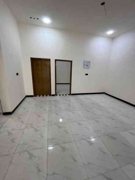 يا الله السلام عليكم توفر بيت بمساحه 200 عنوان البصره الجزيره شارع باب الهوه البيت يتكون من 3غرف كبار ومرتبات ومطبخ حار وبارد وديوانه وصاله جبيره وكراج جبير ومرتب وحمامات خارجيه وداخليه المشتري ياخذ نسخا من لطابو وكالت محكمه ومكاتبت مكتب السعر95وبي مجال الستفسار***********
