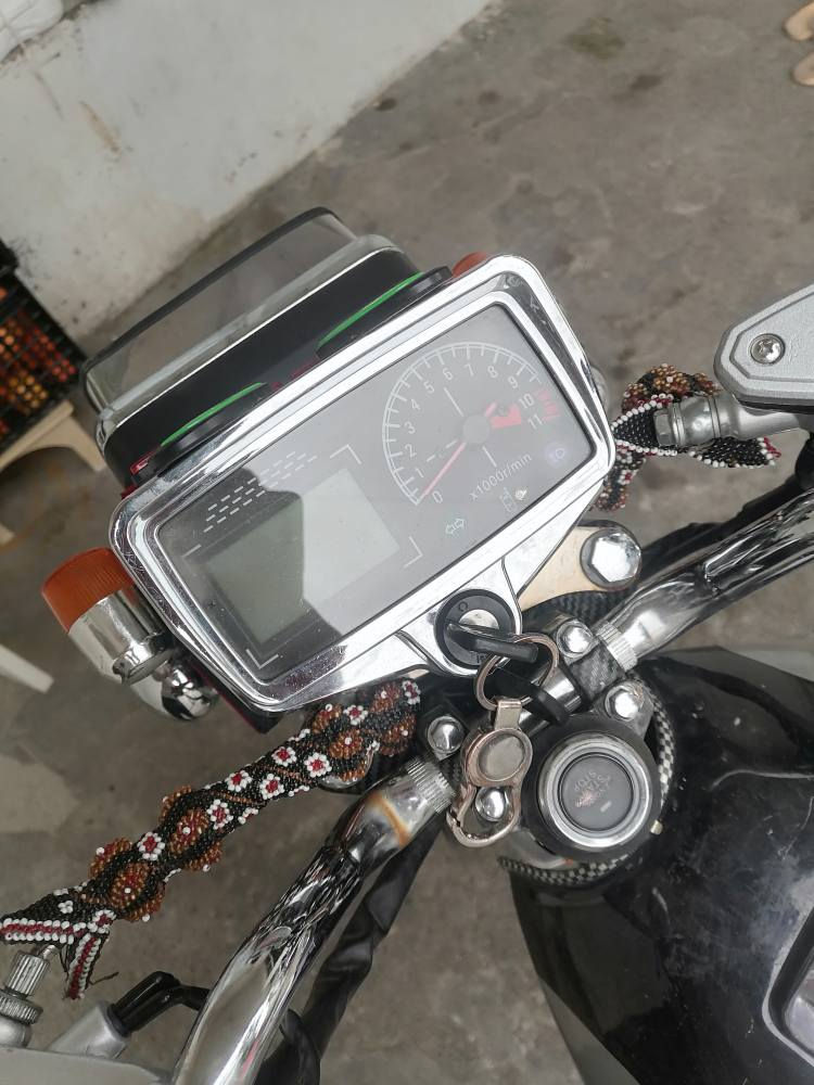 سەرەتا بەناوی خودای گەورە ئەم مانتۆرە بۆ فرۆشتن حیمیایە مەکینەو گێروو هەمووی بەشەرتە مانتۆرەکی هەتا برێی جوانە هەمووی درووست کرایە شانسی نیکلە کامل دەستکاری و نیکلە کامل جوان کاریە پێی دەلێن حیمیایی مەنەفێست ئەسلیە لەهەولێرە ئەگەر موشتەرینی و لێی نازانی توخوا سوکیشی مەکە لەگەر رێزم *********** أربيل, العراق
