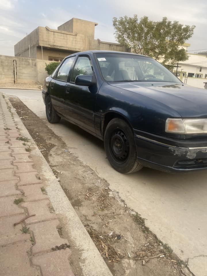 سلام عليكم اخوان أوبل فكتره البيع معمره قبل شهر صبغته سياره مرتبه وحلوه مديل 91 محرك 20 السعر 36 وهاذه الرقم ***********
