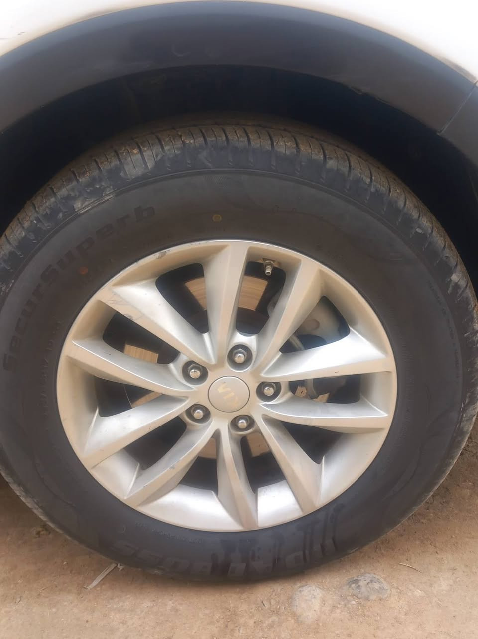 السلام عليكم
ويل كب سورنتو 17 تخم تاير جديد قبل شهرين شاده ابيع هوه وتايراته للاستفسار الاتصال على الرقم ***********
