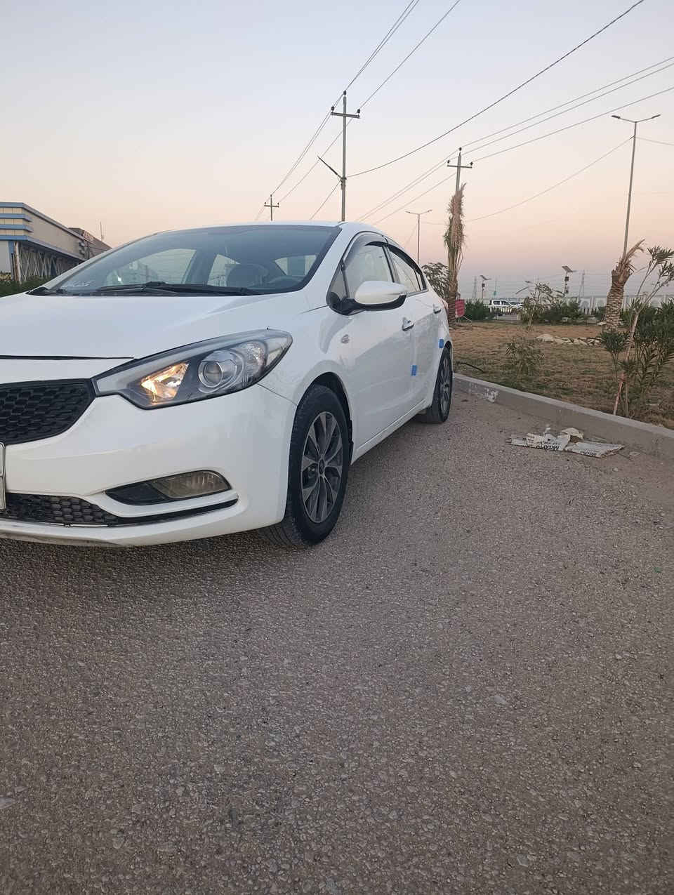 سلام عليكم كيا سيراتو موديل 2015 رقم اربيل وكاله أو مداور  سياره جاهزه مكينه كير حداديه تبريد مواصفات معروفه مكينه 
1600 سياره خليجيه بيه صبغ قطعتين ودور الخلفي بدون دواخل أو شواصي مكفولات 
المكان النجف حي الميلاد 
السعر 95وبيه مجال
للتواصل ***********
