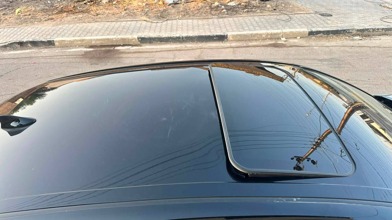 السلام عليكم للبيع كامري هايبرد موديل 2025 بيه البنيد والجاملغ امامي والجاملغ الخلفي وقطعتين كلير من أمريكة كفاله شاصي ولغد شرط الفحص 

مواصفات seبلاص
بصمه تشغل
بصمه ابواب 
تشغيل عن بعد
كشنات جلد 
رادار امامي جانبي 
فتحت سقف
كشنات تدفئه 
ويل كب تخم تاير 

ماشيه 3 الف زيرو السيارة 
السعر 185 

مكان السياره البصرة 

اتصال ***********
