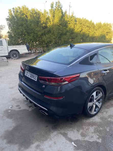 السلام عليكم كيا اوبتيما للبيع امريكي 2019 فئة ال S فول مواصفات للأخير  بنوراما كشنات كهرباء داخل جلد  بصمة  تحكمات سياقه ذاتيه وانتو تعرفون الفول بيها هواي مواصفات بعد حادثهة بابين عكس السايق والسونار موجود السعر $150 متواجد ع فيس والرقم ***********
