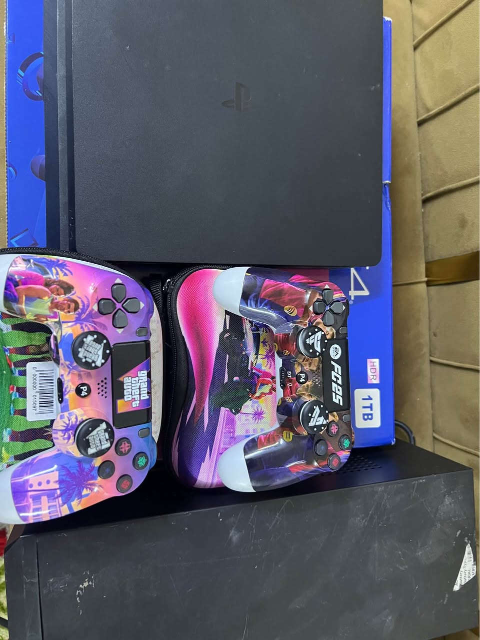 بلي فور سلم ياباني لوك اخو الجديد نضام 12.00مهكر قرص بي ذاكره واحد تيرا بي 10لعبات وبي مجال بعد لعبيتن ملحقات كامله ويا يوبي اس دبل بطاريه مو تك السعر 350 وبي مجال بغداد الزعفرانيه 
***********واتس اب 
***********ملاحظه كلشي اكو ب السوك لا تكسر بحلال غيرك بغداد, العراق
