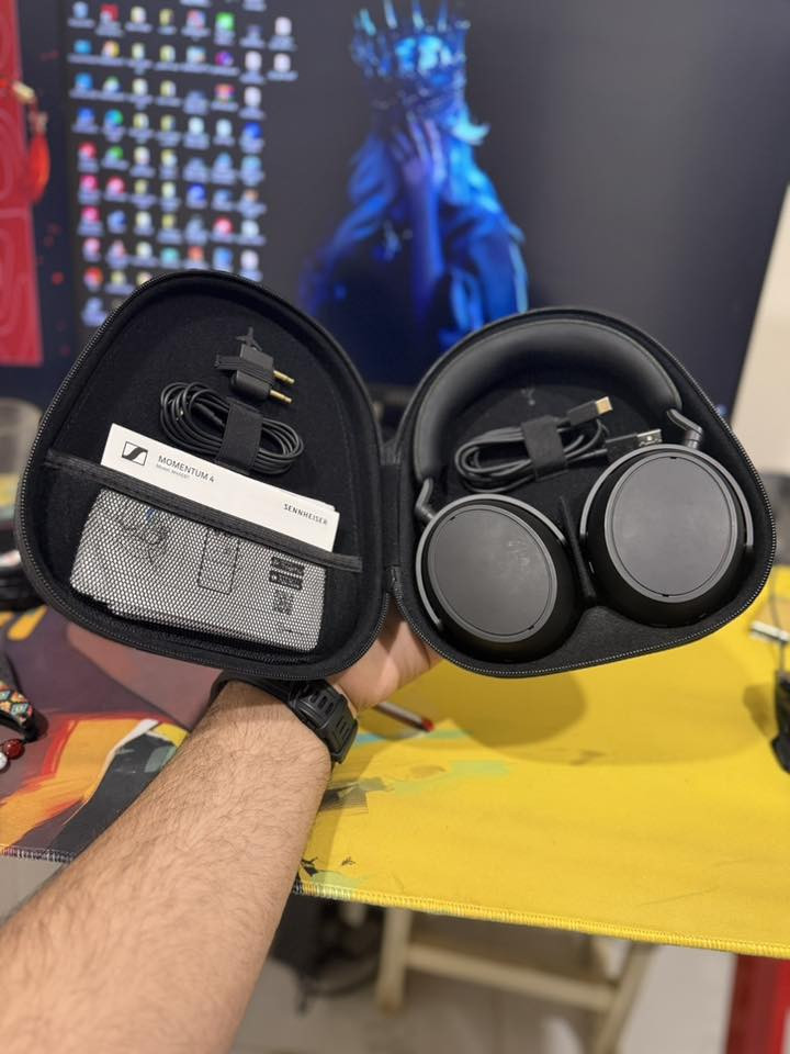 للبيع سماعات أصلية نظافة 95٪
🎧 Sony XM5 225 الف
🎧 Sennheiser Momentum 4 290 الف

استخدام خفيف، كلشي تمام.
. تواصل خاص 
***********
