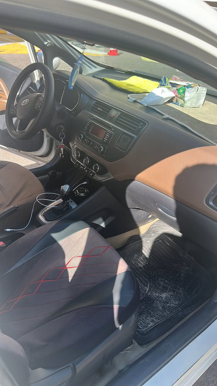 السلام عليكم
كيا ريو موديل ٢٠١٢ للبيع 

رقم سليمانيه  هزه وسنويه جديده 
السعر ٨٨ وبيها مجال 

السياره مكانها بغداد  
السونار مرفق 
الاستفسار ***********
