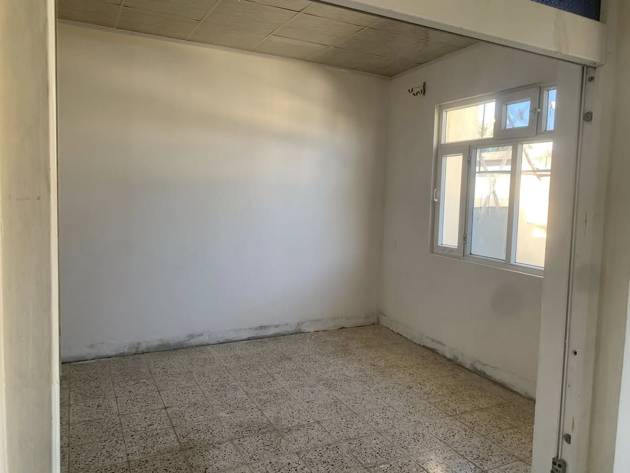 (((((شقه للأجار مطلوب عائله صغيره))))
حي ملايين الاولى خلف بيم ماركت

الشقه طابق ثاني //

غرفت نوم هول ستقبال صحيات مخزن للمواد الغذائيه 

سعر الاجار:200الف دينار

للمزيد من المعلومات اتصل عله الأرقام التاليه

***********

***********
