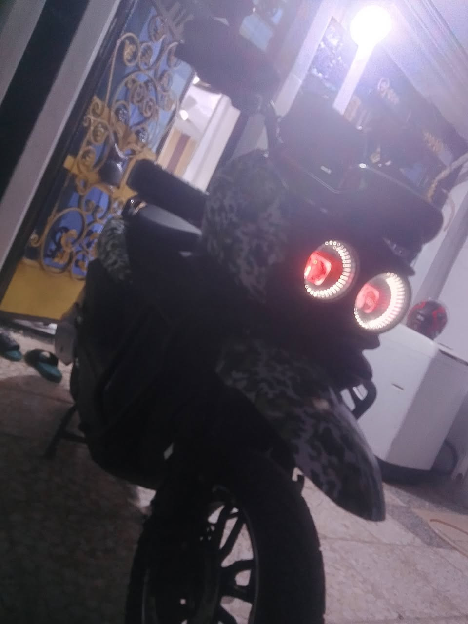 السلام عليكم للبيع اباجي دراجه جديده خير من الله صار لها شهرين نازله من الرمبه اوراقها كامله الله شاهد بعد بالكرتون للبيع قفل مليون وميه بها مجال حك جيه فول مواصفات ترجع بك مثبت سرعه منفذ شحن لد عنواني بغداد الحسينيه 
***********
