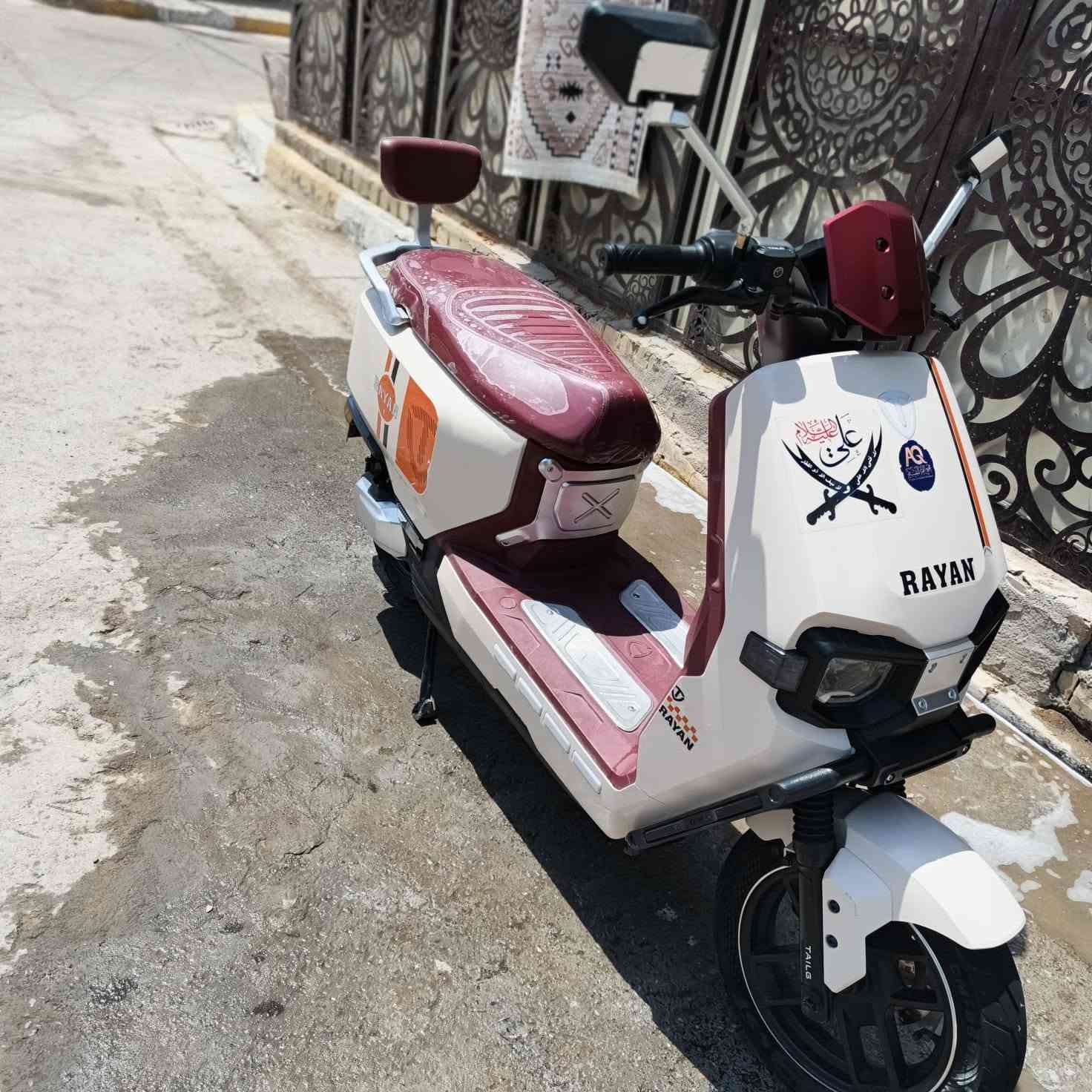 سلام عليكم عندي دراجه للبيع نضيفه كلش سعر ٩٠٠ وبيها مجال /***********/
