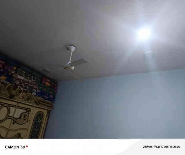 السلام عليكم 
بيت زراعي مساحه 200للبيع بناء حديث قابوق وكونكريت 
متكون من غرف 2 وصاله وديوانيه وصحيات داخليه وخارجية بيت كامل مثلا ماموضح ب الصور 
عنوانه منطقه السبل قريب ع الشارع العام قرب ديوان حجي حميد الزيرجاوي 
السعر 125 وبيه مجال 
***********
