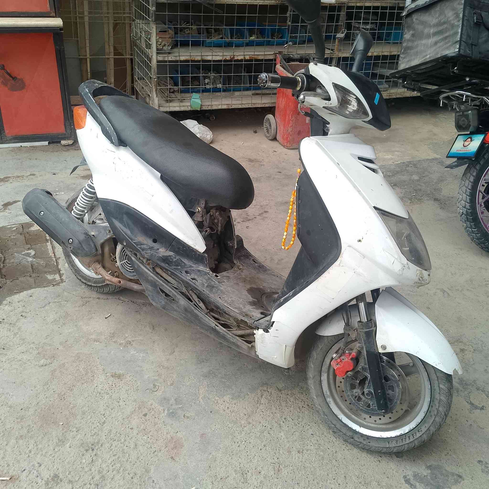 سلام عليكم دراجة سكنس نثية  خير من الله  مجفتة تجفيت بلاد
السعر 450 العنوان بغداد حي ارو


**إذا كنت صاحب هذا الإعلان وتريد حذفه لأي سبب، رجاءا أرسل رسالة إلى الدعم الفني**