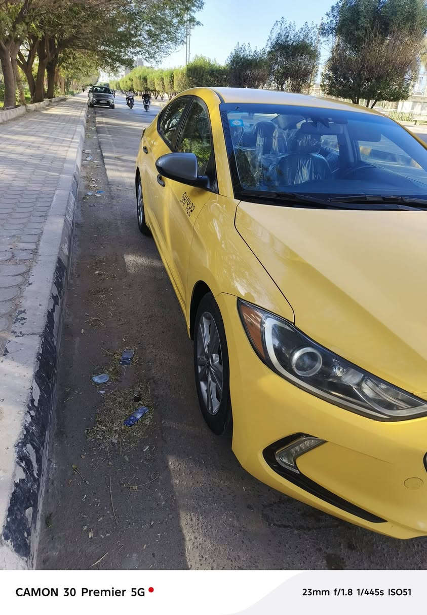 النترا وارد امريكي
مديل 2017
حادثها جاملغ وبنيد بدون دواخل 
محرك 2000 دوش
رقم بغداد بسمي 
السياره جاهزه وجديده واحلى من الصوره 
فول عده الفتحه
السعر 127
مكاني كربلاء للستفسار اكثر اتصل 
***********
