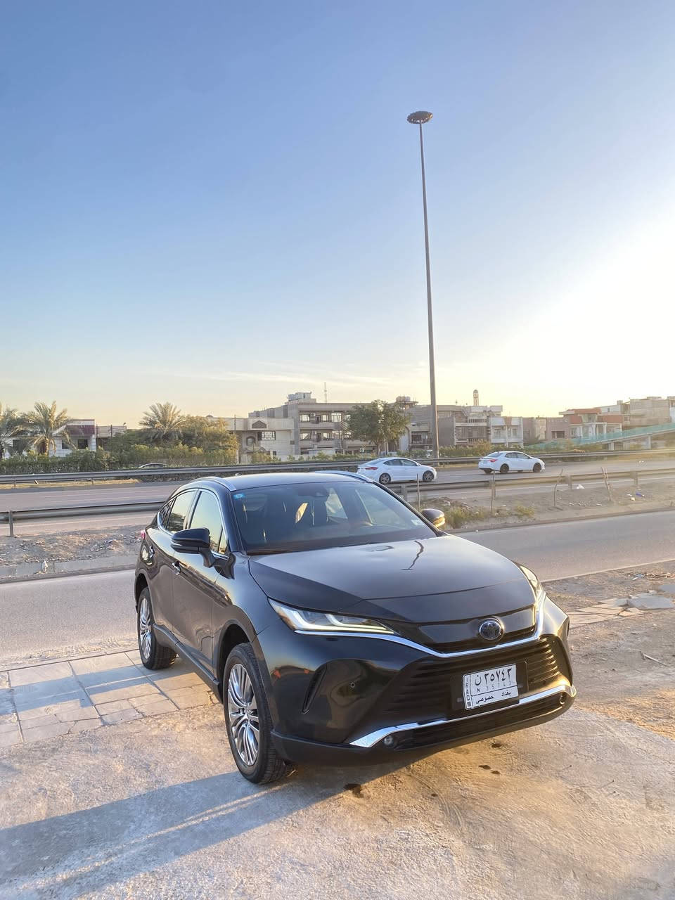 تويوتا فينزا ٢٠٢٢ هايبرد للبيع بسعر ٢١٥ وبيها مجال
السيارة محرك ٢.٥ هايبرد اربعة سلندر 
♦️وارد امريكي ضرر السيارة بنيد وجاملغ السكن تبديل وصبغ وجاملغ السائق فقط كلير نفسه الجاملغ الاصلي
الباقي كفالة 
السيارة ماشية ٤٤ الف ميل بحالة جدا ممتازة ومابيها اي نقص وكله محسن وكلش جديدة وترايها وين يعجبك 
تبريد ثلاجة معروف تبريد التويوتا 
مواصفات XLE معروفة 
كشنات جد وتدفئة كشنات
كشن كهرباء
جنطة كهرباء 
لايت ليد وحاجب نهاري وكشاف ليد
شاشة كبيرة ابل كار بلي
دفع رباعي 
اوتو لايت عالي
اوتو ماسحات 
السيارة اني مستوردها ومصلحها على ايدي وعندي صور التصليح وتفاصيل كاملة التعجبة يراسلني ويتدلل 
سستم صوت JBL 
تحكم التبريد والمسجل كله لمس 
شاشة عرض اعطال وسطية
مكان السيارة بغداد حي العدل السعر ٢١٥ وبيها مجال للشراي
رقم التواصل 
*********** زين العابدين
