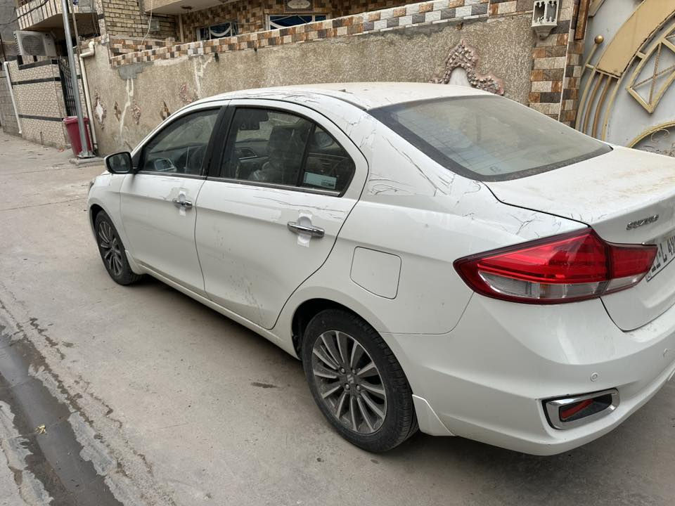 سازوكي سياز موديل 23 سياره جديده لوك ماشيه 24 الف مكفوله كفاله عامه
استلام الشركه العامه 
كير اوتماتيك
ومواصفات سياره معروفه
رقم بغداد بسمنه باقي الها سنه ونص وصير حره حاليا فقط وكاله للمشتري
سعر 125 وبيها مجال بسيط
مكان بغداد 
***********
