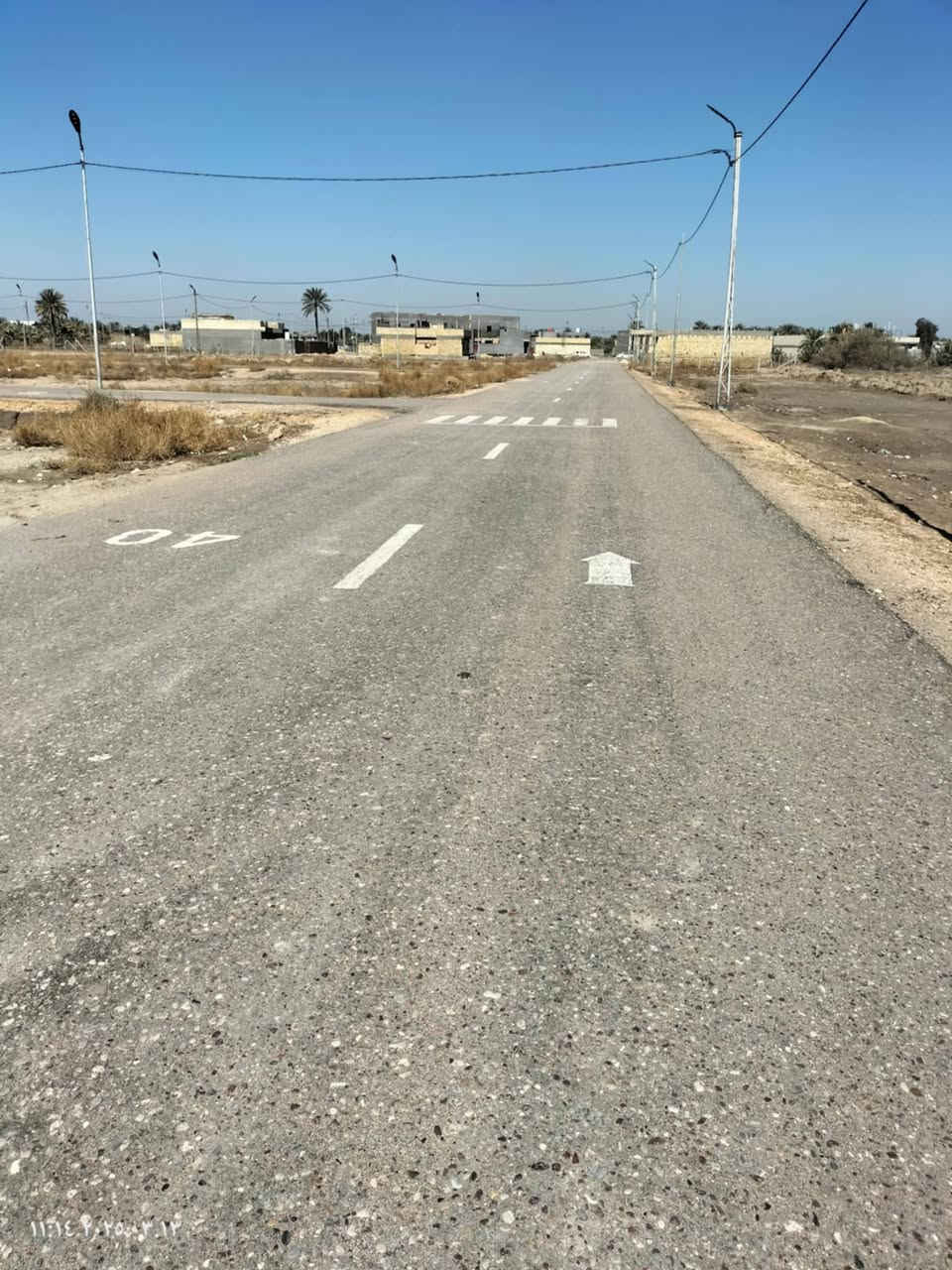 السلام عليك توجد لديه قطعه للبيع للبيع المساحه 200متر الواجهة 10ونزال 20 خدمات كامله ماء كهرباء ونادره اليليه وتبليط شوارع مركز صحي صيدليه أسواق المكان بابل حله ورديه داخل يم علي ابن الحسن المثنى تبعد عن المركز 5دقايق وعليه خط كيات تقسيم جديد وبيه بناء السعر امناسب ويوجد معمل غاز يمه الاستفسار اكثر الاتصال على الرقم *********** طابو سند 25 تحويل مباشر بسم المشتري
