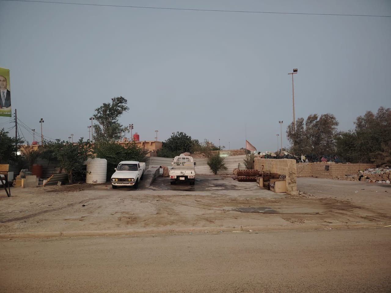 السلام عليكم غسل جميع انوع السيارات. قدس مقابيل نادي الاسياد غسل كامل ب7تلاف ***********
