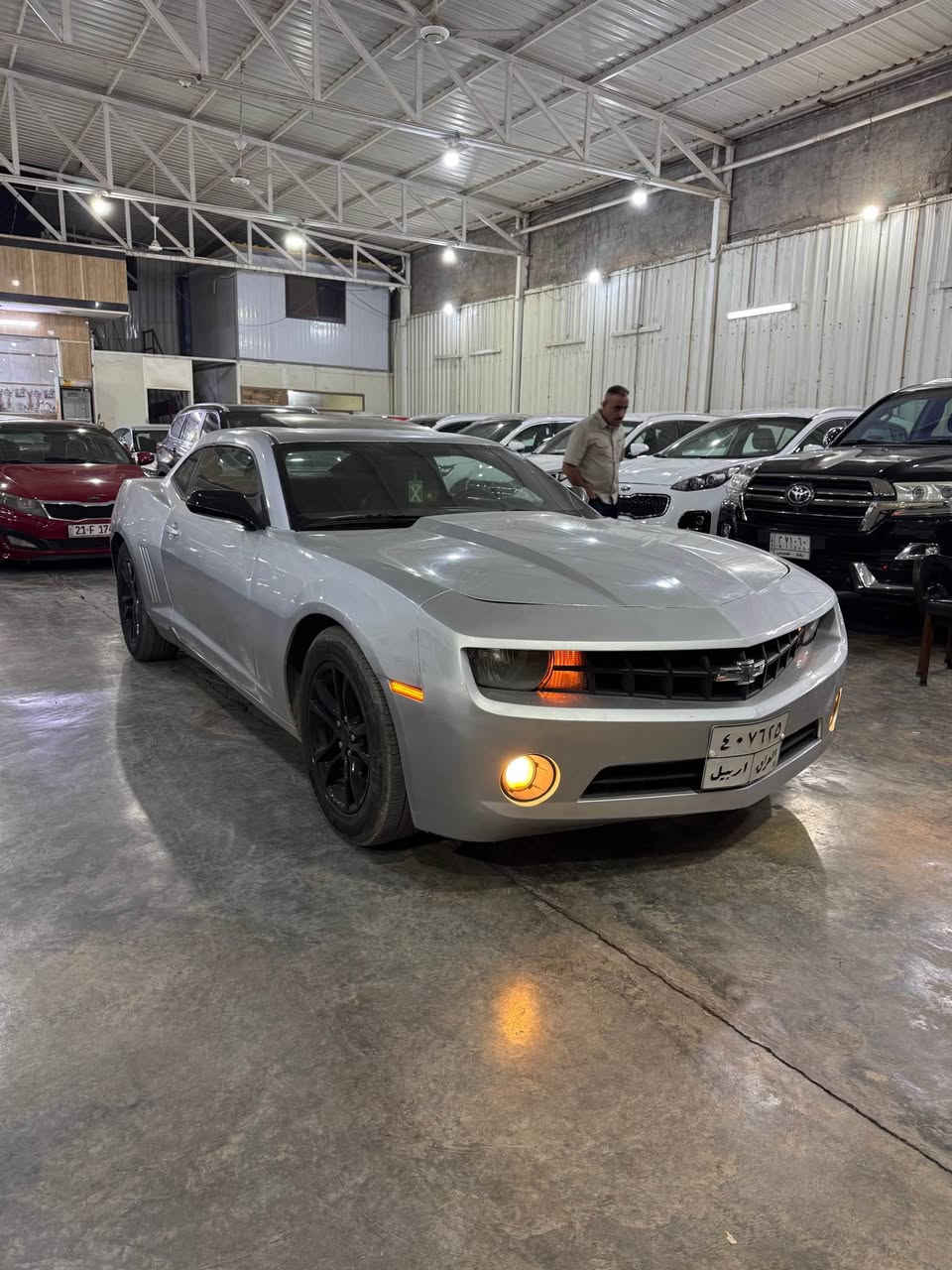 كمارو 2013 فول محرك 6 سلندر 
مراوس بدب محور بطه 
مكاني بغداد
*********** بغداد, العراق
