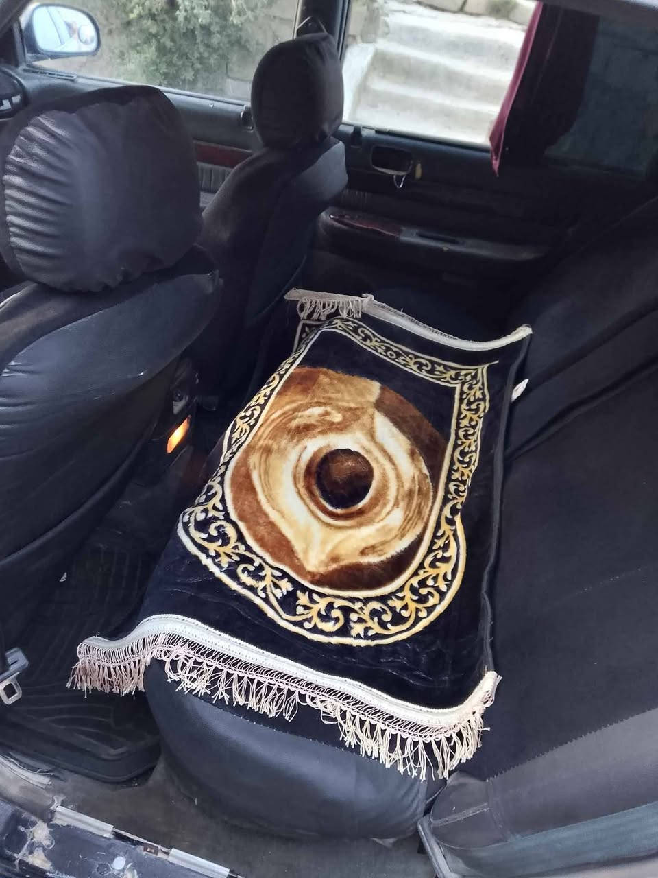 من بعد السلام سياره للبيع السعر 20
***********
