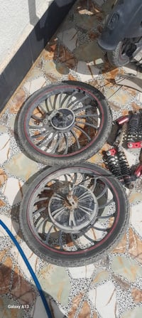 تايرات باسكل شحن امامي خلفي شغالات مابيهن شي  وياهن دبلات خلفي السعر ٣...