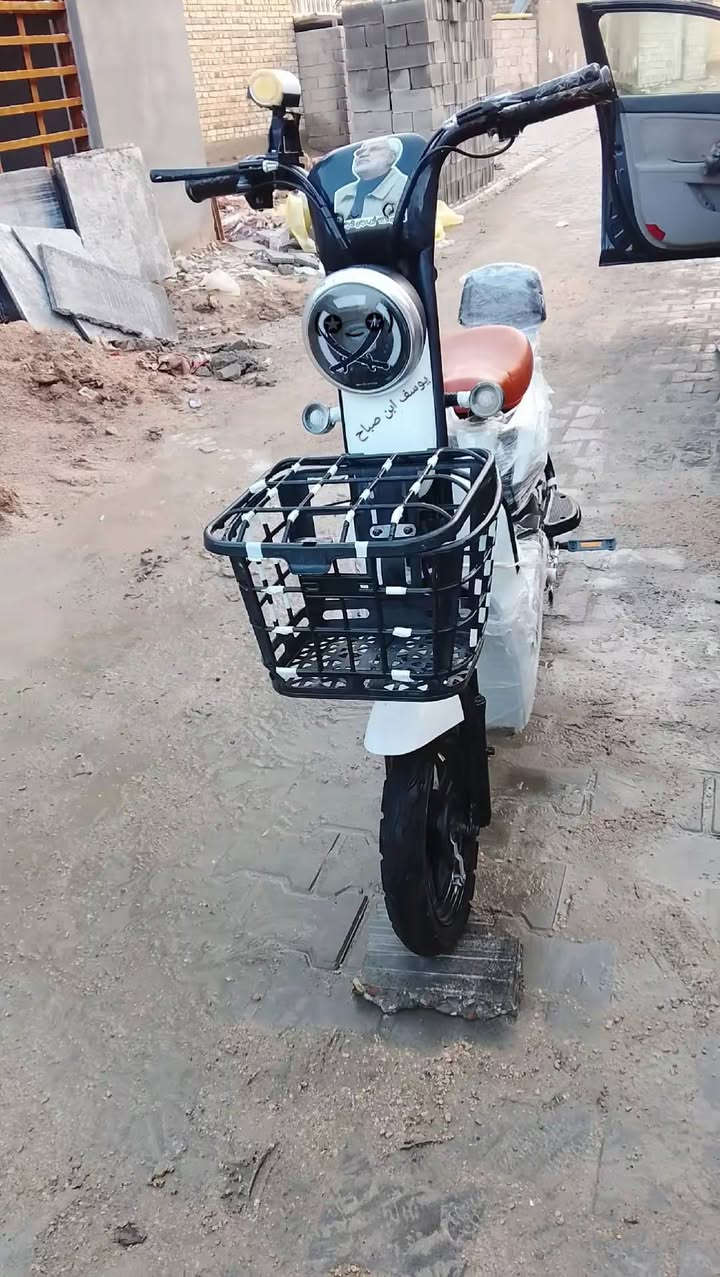 درراجه شحن للبيع دراجه زيرو نضيفه كلش باتريات جدد عداد كله شغلات  دبلات جدد! السعر 200 وبيه مجال. ***********
