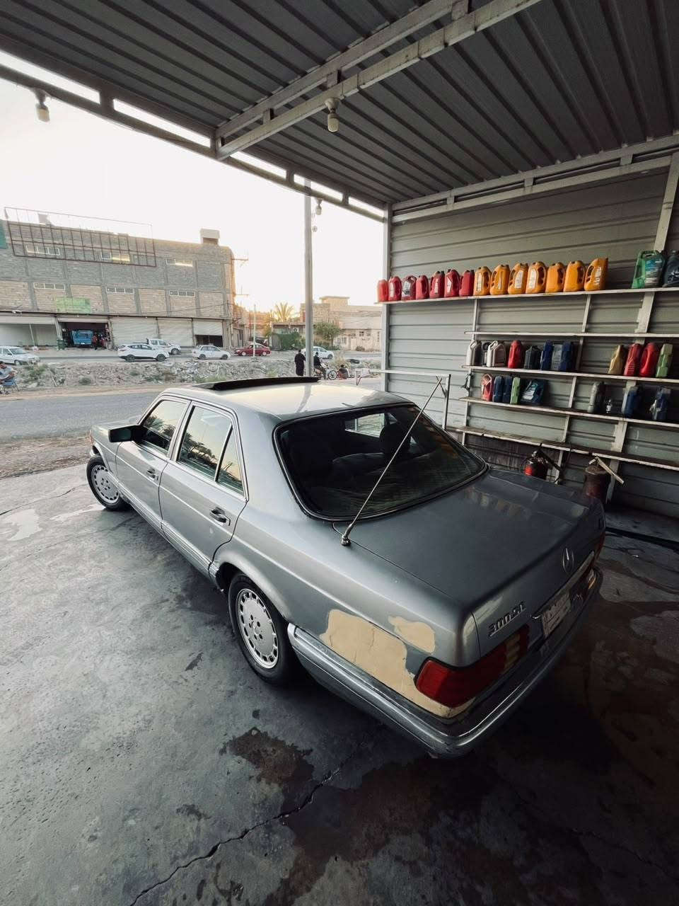 1989
محور 2500 بدون حادث فقط طخه خفيفه بالجاملخ الخلفي جاهزه من كلشي تبريد ويا السويج 
السعر 52 عنواني كربلاء 
***********
