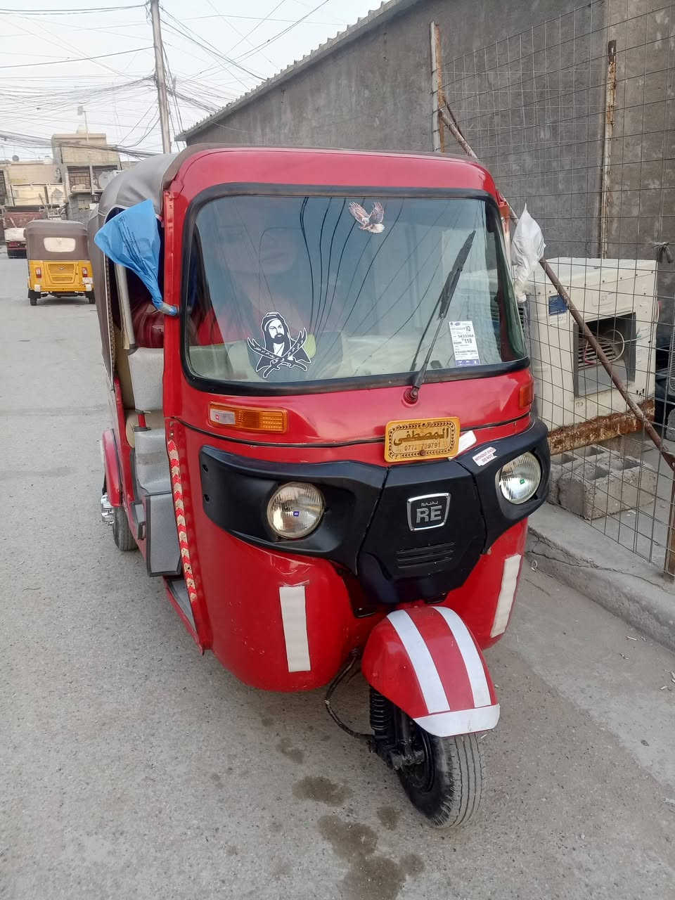 سلام عليكم تكتك للبيع 18 السعر 3800 بيهه مجال ***********
