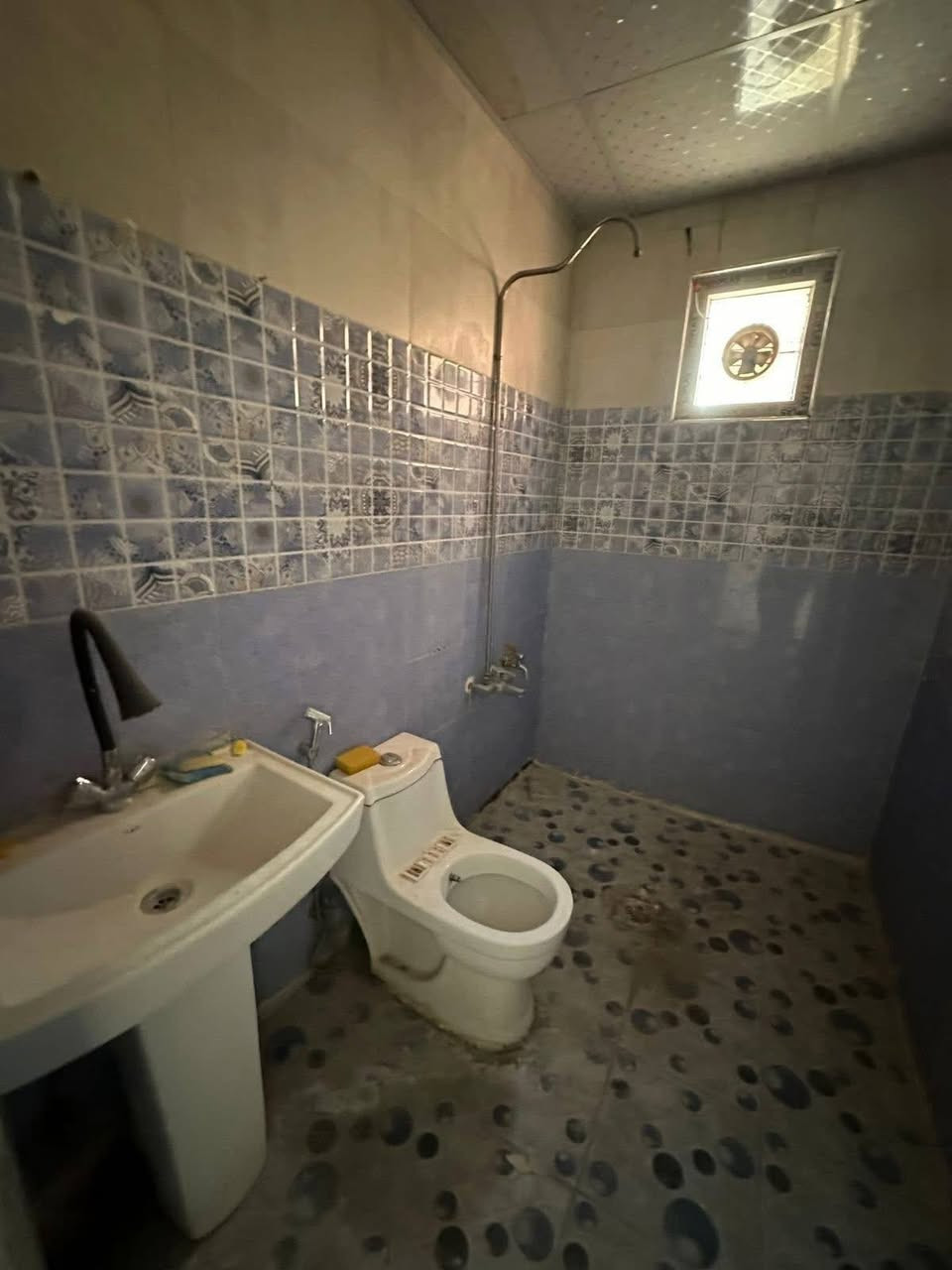 للأيجار مشتمل طابق اول  معزول عزل تام في #السيديه 📍
المساحه 175 متر ♻️

يحتوي على 2 نوم وصاله ومطبخ وخدمات  ⬇️

الموقع السيديه الضباط 📍

_______________________________________

للأستفسار اكثر تفضلو بزياره مكتب الطائي للعقار 💎

السيديه شارع المركز عماره شركه السراب للمطابخ ✔️

او الأستفسار ع الارقام ادناه 📞↘️↘️ (متوفر واتساب )📌🔛
***********

