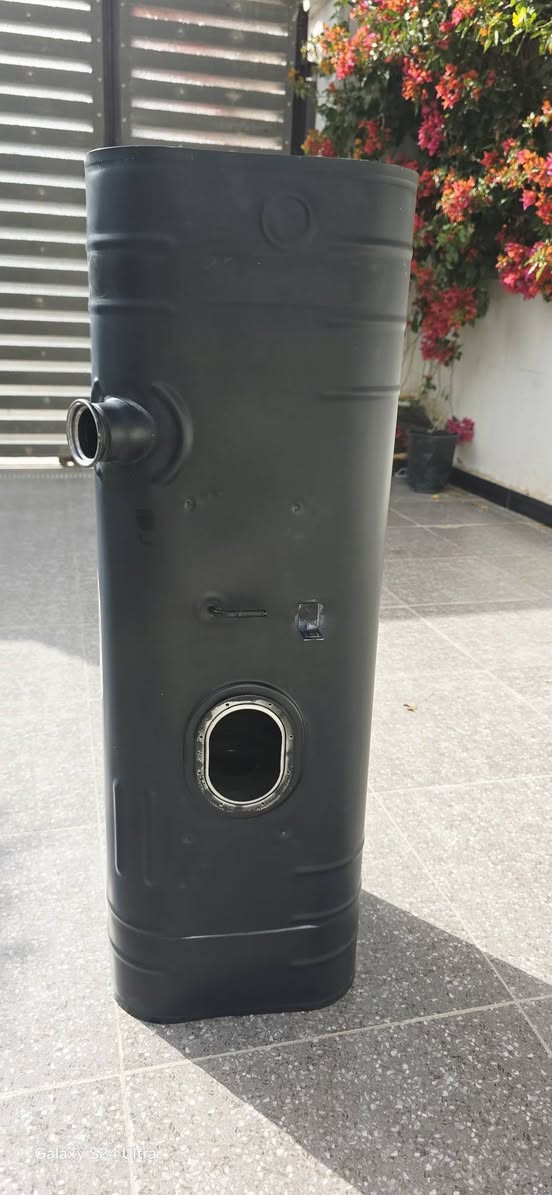 سلام عليكم تانكي كيه نثيه ٢٧٠٠
مثل ما موضح بل صوره حجمه ٦٠ لتر  بي هاي الطخه البسيطه بدلته شتريت حجم اكبر وهذه معروض للبيع


**إذا كنت صاحب هذا الإعلان وتريد حذفه لأي سبب، رجاءا أرسل رسالة إلى الدعم الفني**