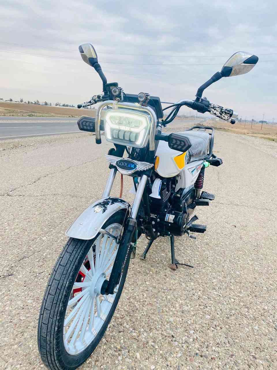 السلام عليكم
موطور                       sonlink
محرك                  200
لون                     ابيض🤍
تشغيل                 عن بعد
لايت                   زنون
عدسات               2
گيچ                    شاشة
اصويچات            2
موديل                 2024 امحدث               2026 
موجود خاص
الرقم ***********
 العنوان جنوب الموصل
