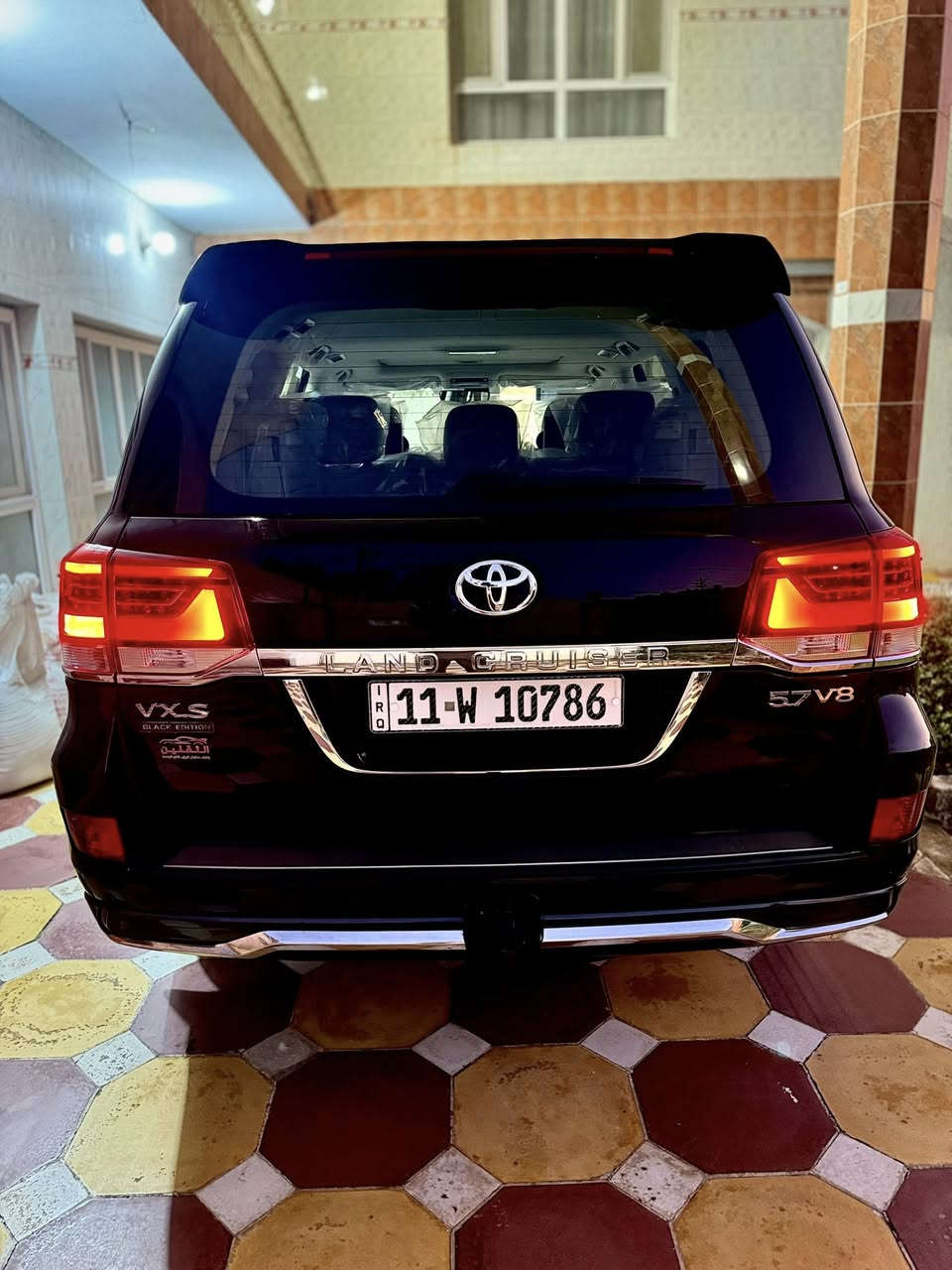 لاندكروز 2018 VXS
ملاحضه : السياره ساز {VXS} بلاك ادشن ساز اصلي شرط وكفاله عامه من الصبغ والفتح شرط بحاله الوكاله 

اعلى فئه مواصفات لكزز  
رقم بغداد انكليزي باسمي شخصيا 
محرك 5700✅
ماشيه 145 الف  فقط حقيقي وع الفحص
كير اربع وضعيات للقياده 
نظام الخروج عن المسار
نظام التنبيه قبل الاصطدام 

جنطه كهرباء 
باب الجنطه الصغير شفط
جكات
رادار امامي وخلفي
ويل 20 كروم
ستيرن ذاكره خزن 
كشن السايق ذاكره 
كشنات تدفئه تبريد
شاحن لاسلكي
تبريد خلفي لمس
ثلاجة نظام الصوت JBL
خمس كامرات 360 درجه
ثلاث شاشات اصليات وكاله
تخم نيكل اصلي 
اشارة متحركة
خمس بصمات
تشغيل عن بعد 

لايت فول زنون لايت اوتو 
هوايه مواصفات بيه بعد

طبعا باقي الموصفات فتحه وجلد اصلي وحساسات وزراكات كله موجوده معروفه مواصفات VXS
العنوان بغداد البياع 
للاستفسار:
***********
***********
