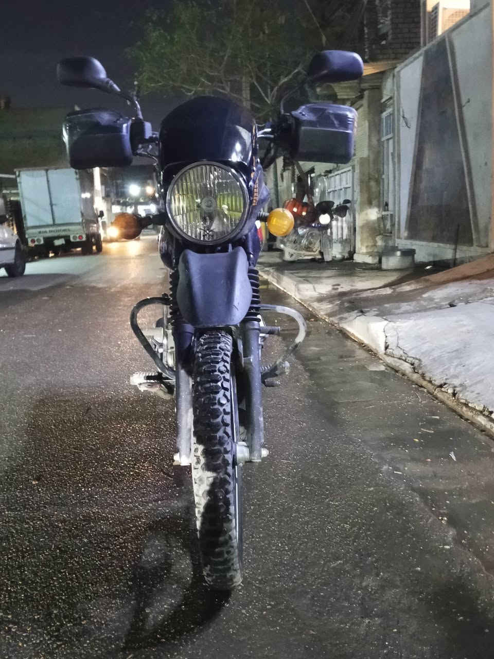 بوكسر 23
مرقمه سنويه موجوده تحويل ثاني يوم لوحه مالتها واكعه تسوي بدل ضايع وتطلع لوحه دراجه خير من الله ومرتبه  
سعر مليونين العنوان بغداد الحريه 

*********** واتساب
