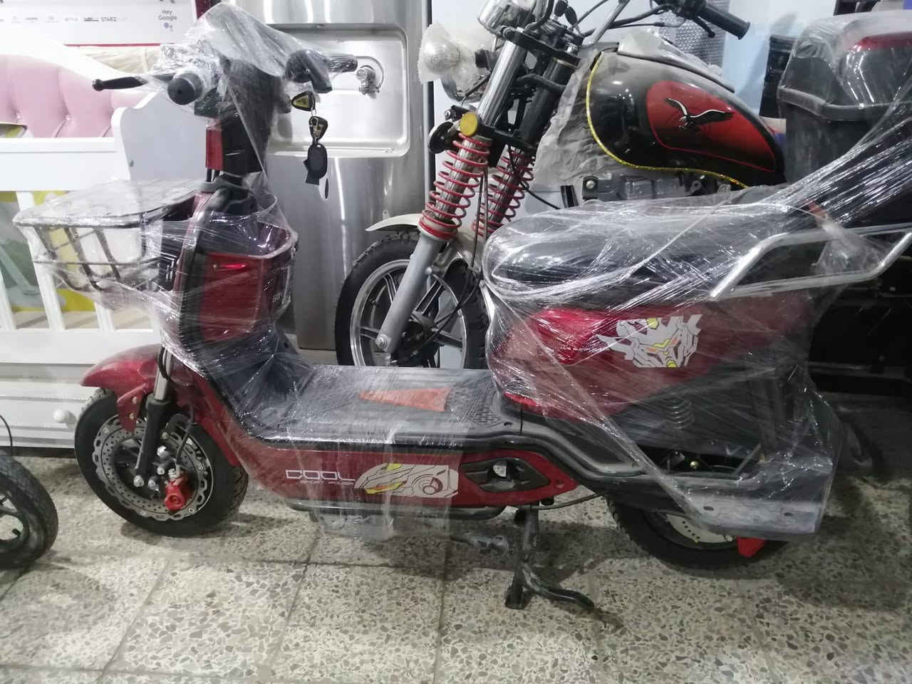 سلام عليكم دراجه شحن لبيع جديده متوفر لاوان العنوان سماوه الرميثه رقم الستفسار ***********
