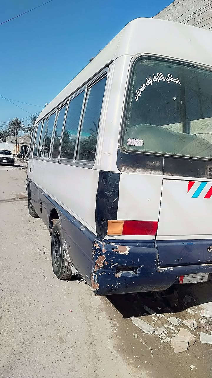 يالله سلام عليكم سياره روزه للبيع موديل 1997 سياره خير من لله مكينه ففتي 2500 سياره نضيفه وخير من لله لاتبخير ولاتنقيص سعر 40 بيها مجال حك الجيه ابيع وكاله الاستفسار ***********
