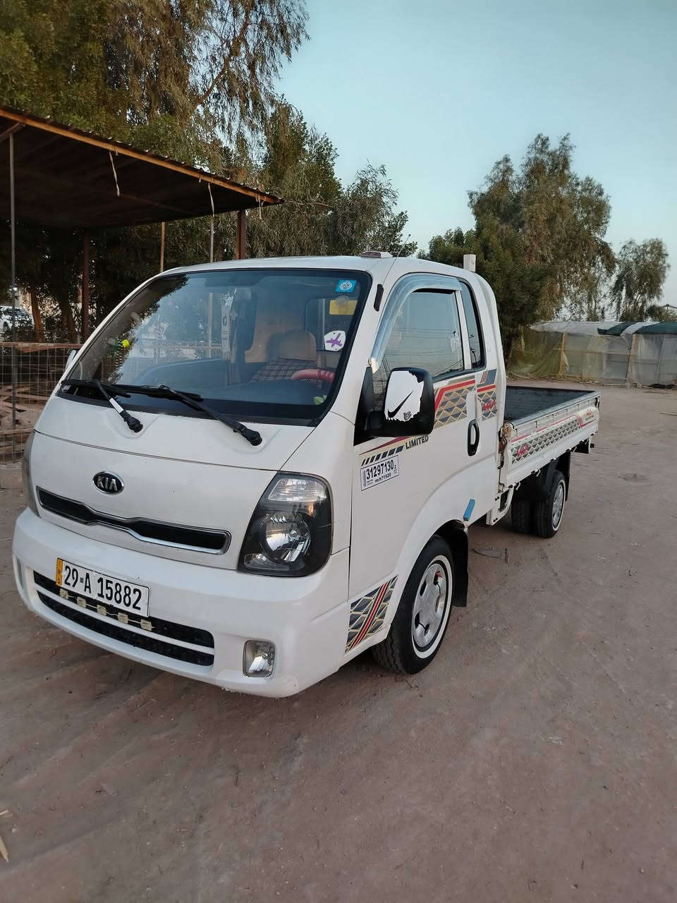 سلام عليكم كيا لبيع موديل 13  رقم واسط بسمي مداور ثاني يوم سياره خير من لله مكينه وكير وشاصي وتخم تاير رقم انكليزي سياره كبل لشارع مكاني طوريج *********** سعر 100$وبيه مجال لطيبين
