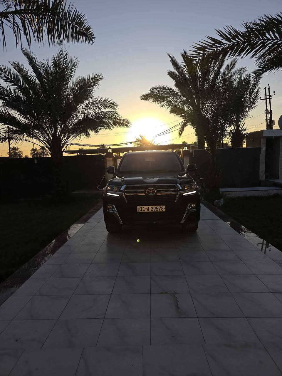 لاندكروز بريم اصل. 2021
ماشيه ١٠٠ الف
مكفول 
*********** Colombo, Sri Lanka
