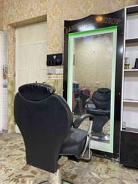 كرسي حلاقة • نظيف • سعر مناسب