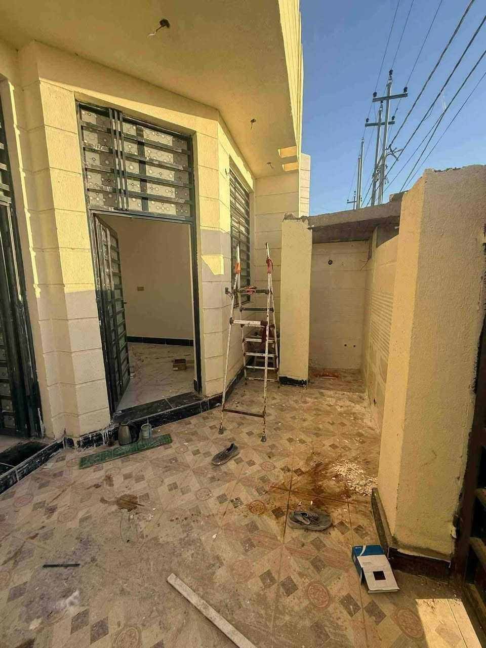 سلام عليكم بيت للبيع المساحه 120

الموقع حله ورديه شارع المشجر سنتر علتبليط السعر مناسب 

بناء البيت حديث تسليم مفاتيح طابو زراعي سند 25 
للاستفسار اكثر الاتصال بلرقم ***********
