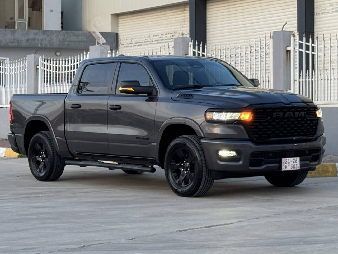 رام 2025 
محرك V6     3.6 ايتورك
ماشية 3 الف فقط 
مواصفات بك هورن 
بودي قصير باب طويل المرغرب
فور ويل   4X4
رادار امامي و جانبي
حساس امامي و خلفي
كشنات تتفيه و كهرباء
  مرايه شفط
بصمة تشغيل عن بعد
صور حادث بلمنشور 
جامرلغ و نص باب صبغ
بدون دواخل 
ارباك راجع سستم بلادي 
بدون رقم تترقم شمالي  
السعر// 295
مكان السياره كركوك
***********
